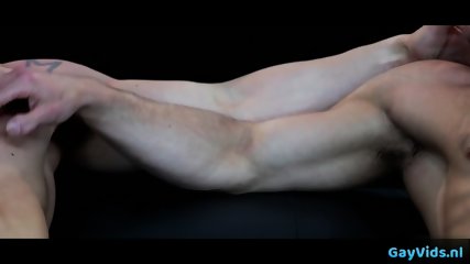 Muscle gay flip flop with cumshot