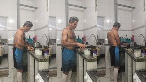 na cozinha preparado um jantar gostoso