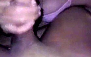 malay-nuri awek tetek besar