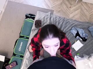 Delivery hotty assented to test my dong with her vagina