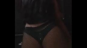 &iquest_Como muevo mi culo bailando perreo?