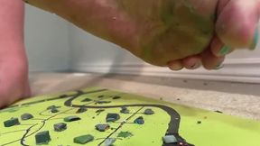 C3 neighborhood gets crushed by mega giantess