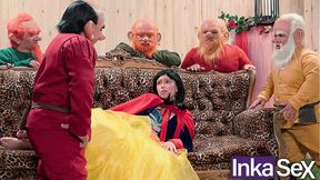 Snow White wanders in the woods, sexually explored by the 7 dwarfs