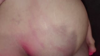 نشستم رو صورتش کصم رو کردم توی دهنش