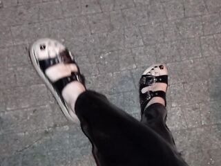 crossdresser on a night walk shows her hawt feet