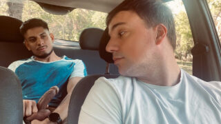 Vidéo publique POV de l&#39;amateur américain Alexander Rajesh et Jonas Matt, se faisant baiser analement