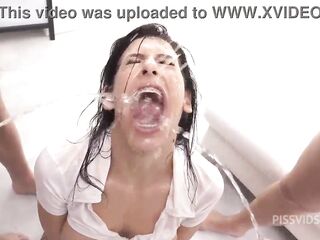 Bitch with triple anal stretch takes large dongs in each gap and sprays squirt like a fountain