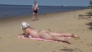 Funny beach - Acquaintance with juicy milf