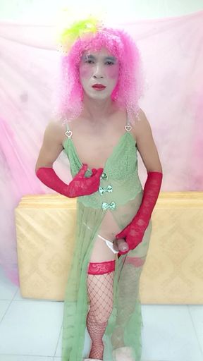 Oanh Le shemale wearing sexy porn selfie
