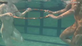 Bad quality underwater lesbian show