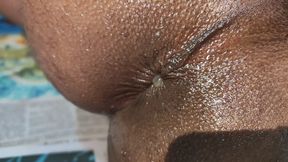 Butt plug in asshole