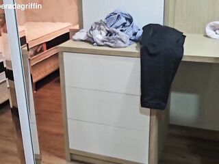 I caught my wife in the mirror with the delivery male in our apartment