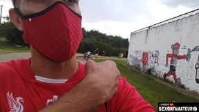 o garoto liberou a bunda para todos os homens ativos da floresta