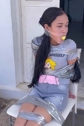 Bored 18-year-old Wants Sexy Handyman Bondage (episode 2 of 2)