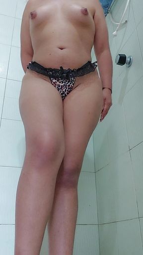 Indian Girl Dances Sensually And Shows Off Her Body With Hot Lingerie For All Her Followers