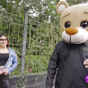 Rosario Is Horny in the Street and Ends up Fucking the Milky Bear