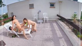 saradiamante prende il sole con le sue amiche ma un pervertito ci filma di nascosto
