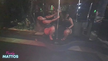 Show de striptease na casa de swing Marrakesh Club com Tequileiro