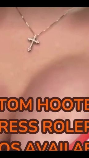 Hooters Waitress Wants Your Cock