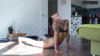 Short haired super flexible Sima Strekoza