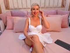Chubby blonde brianna solo masturbation