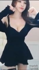 japonesa tetona bailando