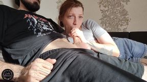 The Girl Dozed off on Her Boyfriend's Lap and Was Fucked in Her Mouth