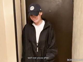 Screwed the pizza cutie. That babe couldn't resist my proposal. (With subs)