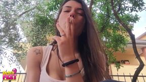 She really knows to enjoys in smoking