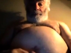 Hairy horny NY daddy bear jerks off on webcam