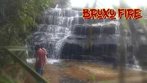 bruxo fire e bombomd4 flagrante na cachoeira!!!  sem cortes