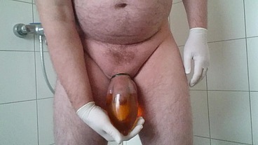 Geiles Spiel mit Pisse im Kondom ** Director's Cut **