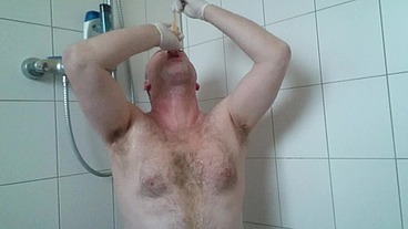 Geiles Spiel mit Pisse im Kondom ** Director's Cut **