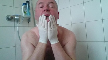 Geiles Spiel mit Pisse im Kondom ** Director's Cut **