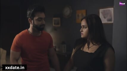 Jiju took his sister-in-law for a trip and fucked her in the hotel room. Jiju and sister-in-law hot sex video