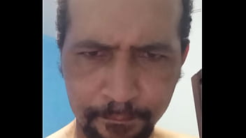Um Amante Moreno dos Cabelos Selvagens, Esperto e Valente!