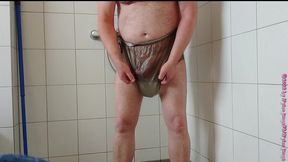 inkontinenz-test von nylonjunge 3 ** gummihose **
