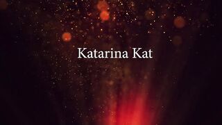 Pro Acrobat Katarina Kat Spreads Her Legs To Masturbate!