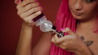 минет, киска жеу – татуировкасы бар латина лесбиянка қыз мастурбация жасайды