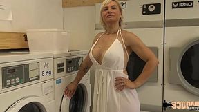 Met hot Blonde in a laundry and invite her to DP anal threesome in my flat