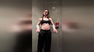 18yo Skylar Mae British Tattooed Live Streamed Physique First Anal Bust Virgin