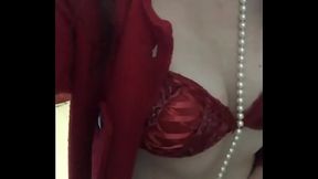 Minha enteada novinha e vagabunda toda molhada mandando v&iacute_deo para mim. Sou o padrasto mais sortudo do mundo