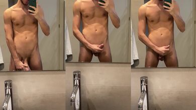 Me masturbo pensando en la pareja de la sauna que me ha puesto el culo encima