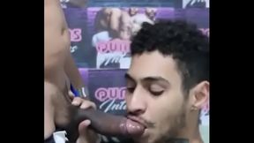 Higor Linz Sucks Hugo Dantas in Steamy AmateurGay Session