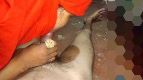 Indian girl takes big cock in her mouth and swallows juicy cum.  Big cumshot on face, desi video.