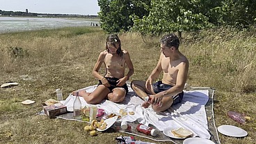 A British Posh Picnic (WAM, Wet and Messy)