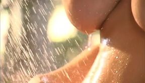 Shay and Julia's Steamy Bathtub Adventure - A Playful Encounter with Curves!