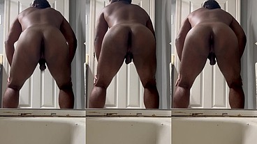 Jeffstar shakes his ass in his bathroom