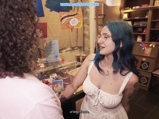 I wanted a sex tool and that guy sold me his dong - French Curly Emo