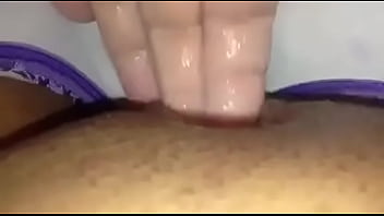 Mi puta ense&ntilde_&aacute_ndome lo mojada que est&aacute_